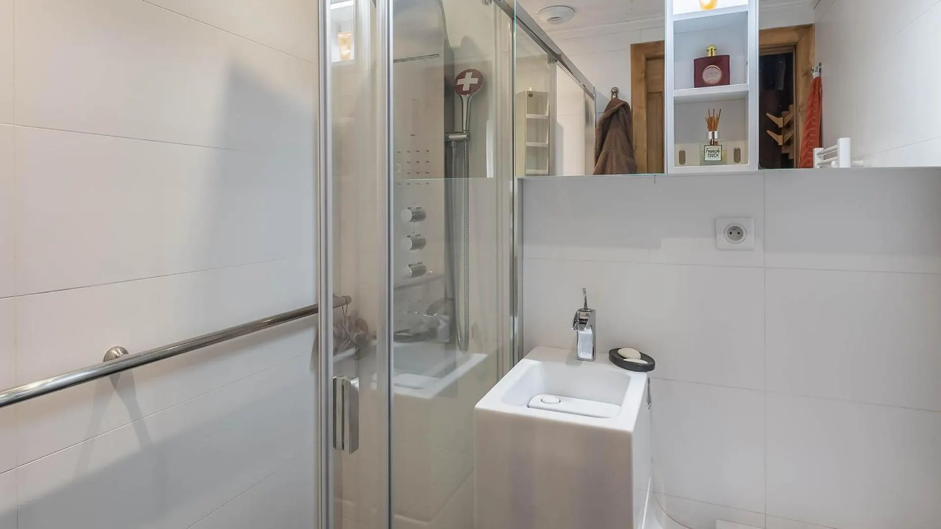 Appartement Au Pied Des Pistes, Sauna, Parking, Wifi - Fr-1-568-54 Courchevel